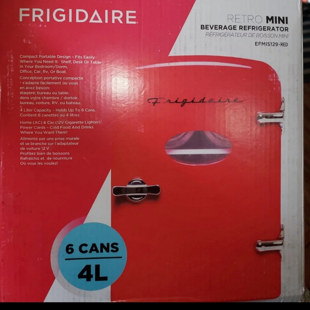 Retro mini makeup fridge